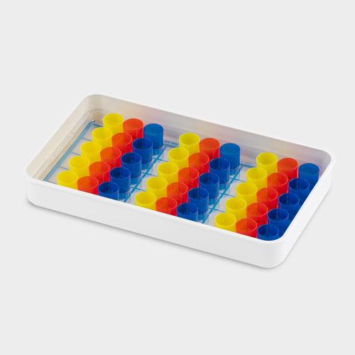 Tages-Ausgabe-Tablett für 15 Bewohner, mit Becher